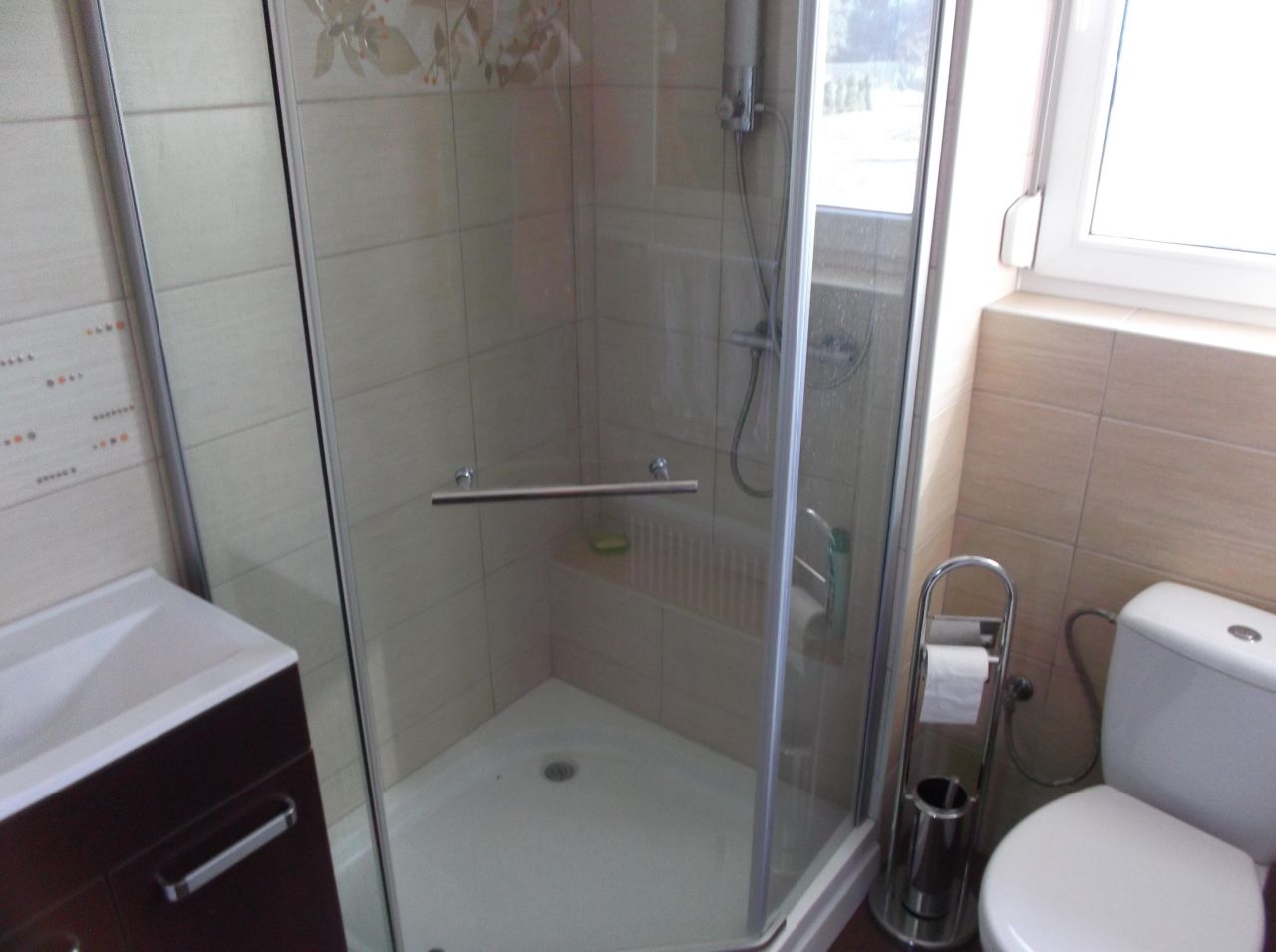 dom wolnostojący, 5 pokoi Famułki Brochowskie. Zdjęcie 10