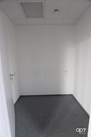 Biuro Kraków Prądnik Czerwony, ul. Pilotów. Zdjęcie 7
