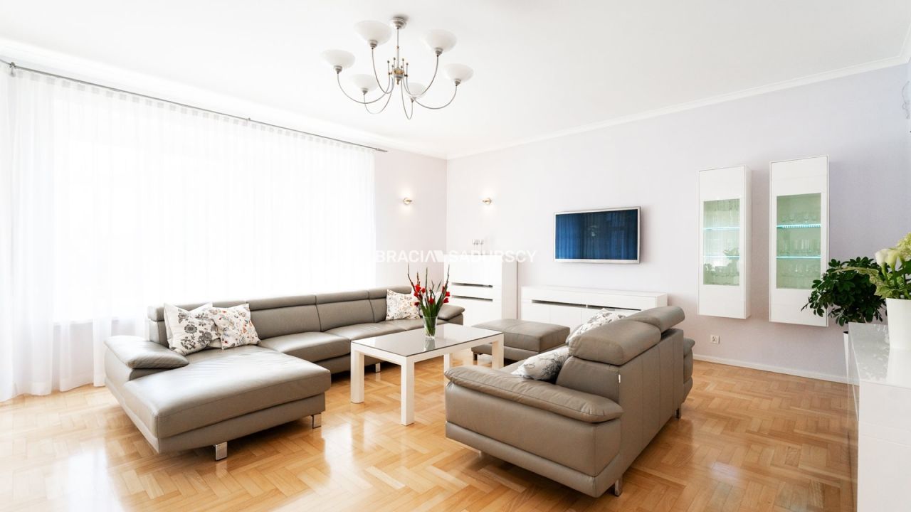 dom wolnostojący, 12 pokoi Wieliczka, ul. Jana Kochanowskiego. Zdjęcie 9