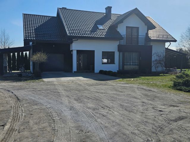 dom wolnostojący, 5 pokoi Zakrzewo. Zdjęcie 1