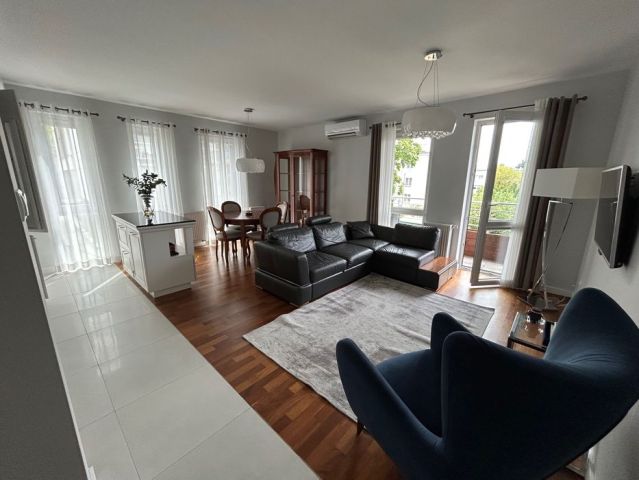 Mieszkanie 3-pokojowe Kielce, ul. Turystyczna. Zdjęcie 1