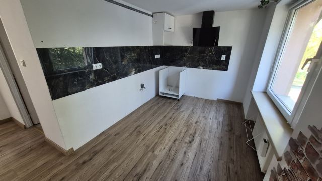 dom wolnostojący, 8 pokoi Opole Winów, pl. Róż. Zdjęcie 3