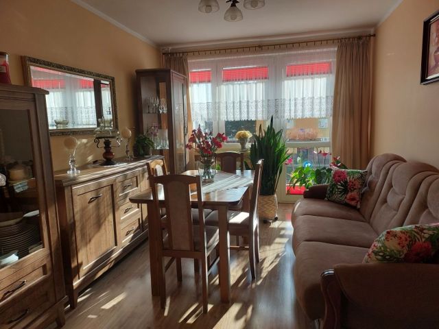 Mieszkanie 3-pokojowe Czarne. Zdjęcie 1