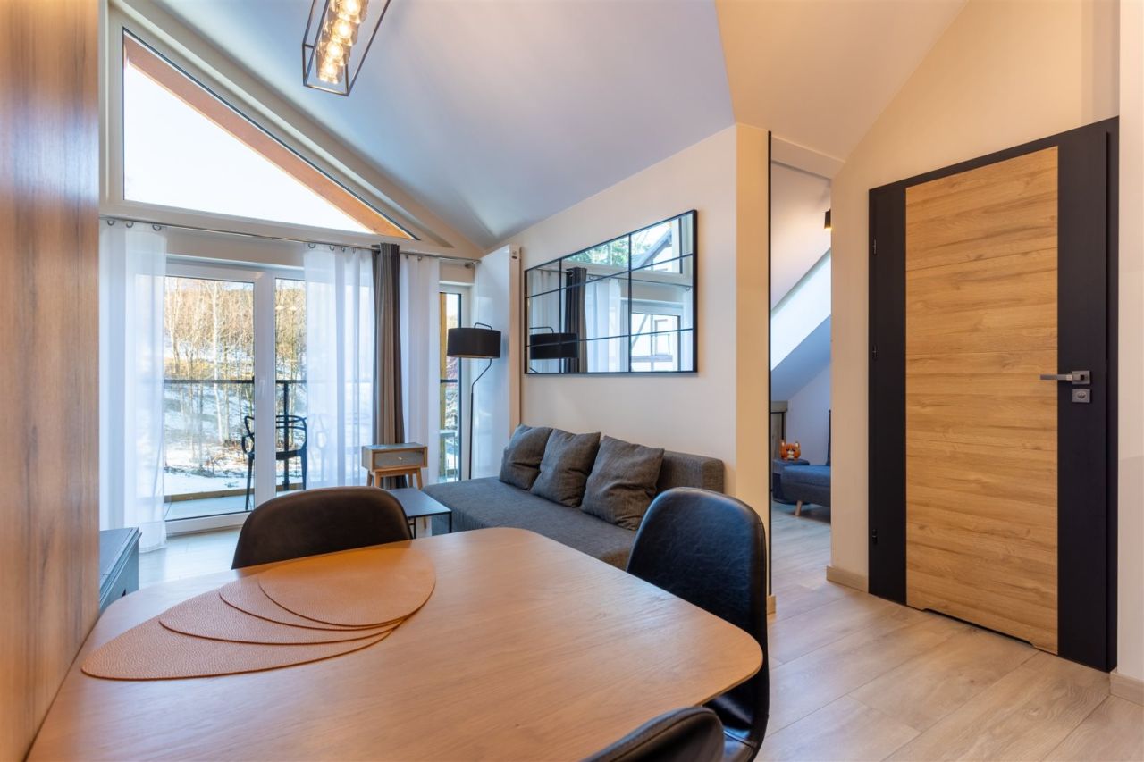 Mieszkanie 3-pokojowe Szklarska Poręba, ul. Vlastimila Hofmana. Zdjęcie 2