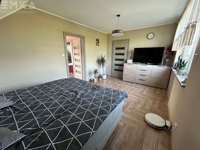 dom wolnostojący, 5 pokoi Komaszyce. Zdjęcie 14