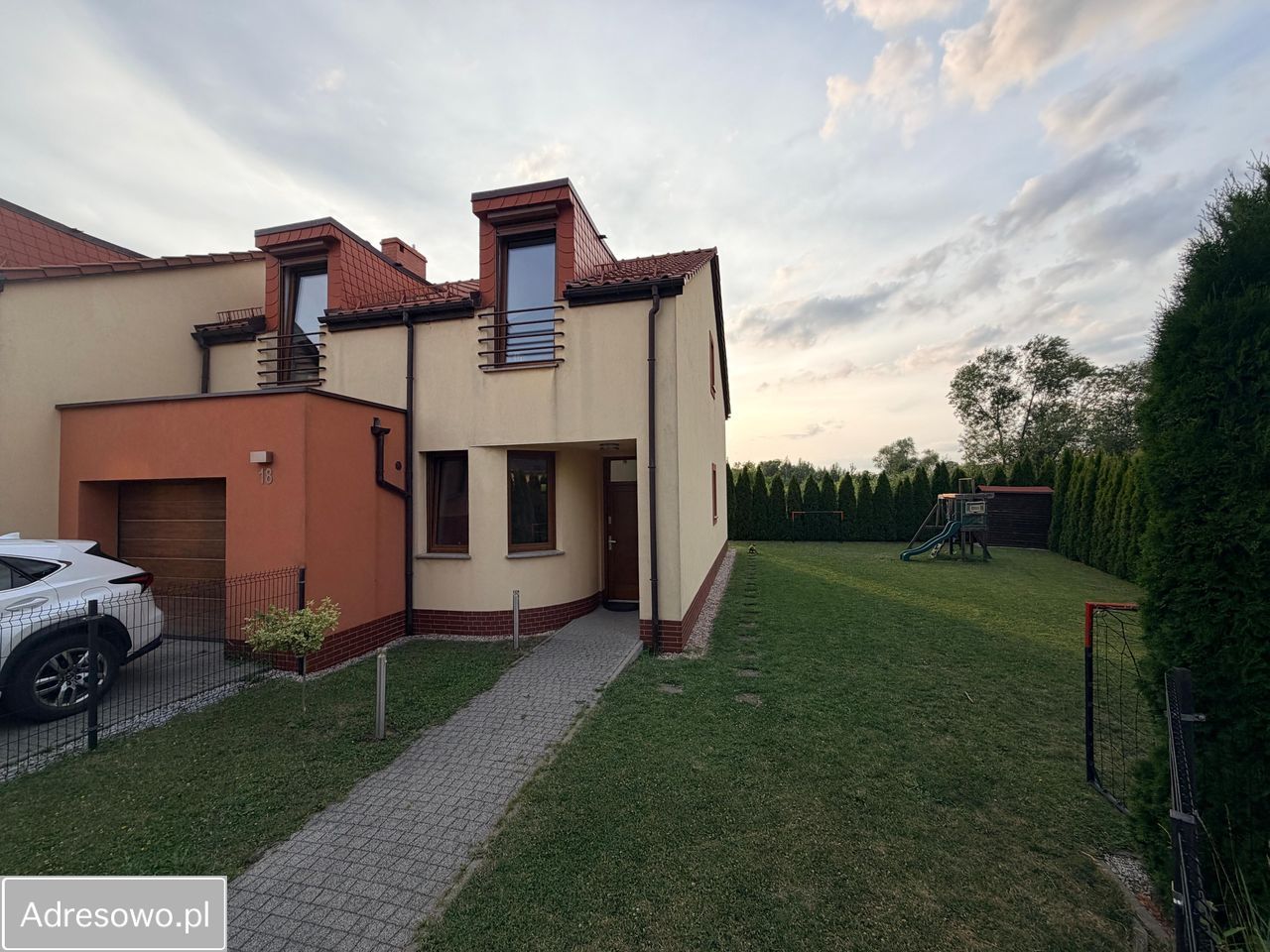bliźniak, 5 pokoi Siechnice, ul. św. Katarzyny. Zdjęcie 1