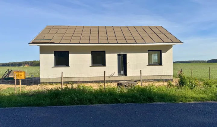 dom wolnostojący, 4 pokoje Chrośnica