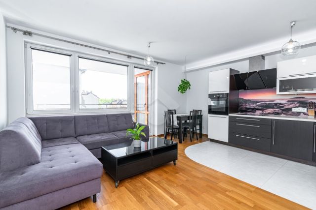 Mieszkanie 3-pokojowe Kraków Kurdwanów, ul. Franciszka Bujaka. Zdjęcie 2