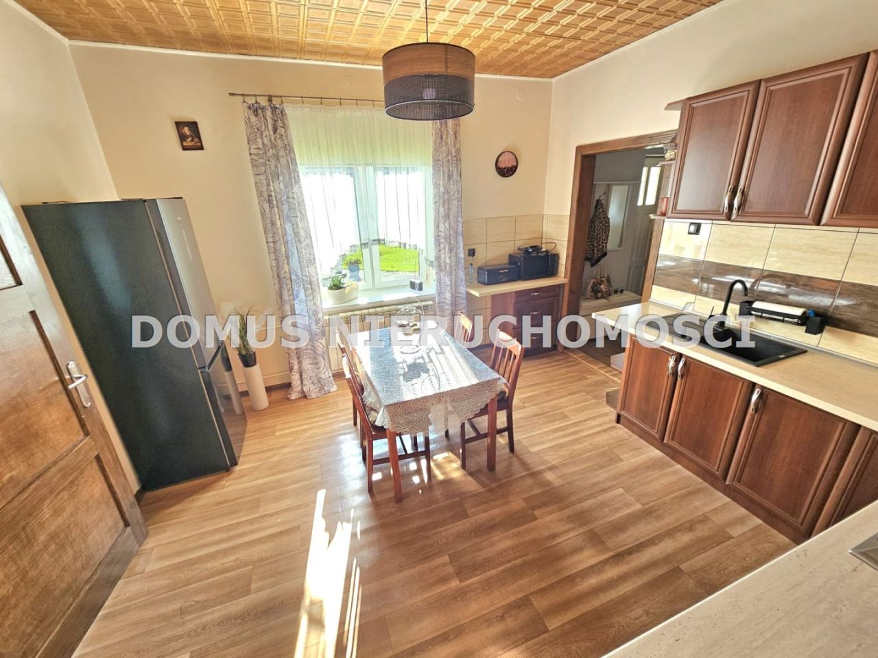 dom wolnostojący, 3 pokoje Niesułków. Zdjęcie 9