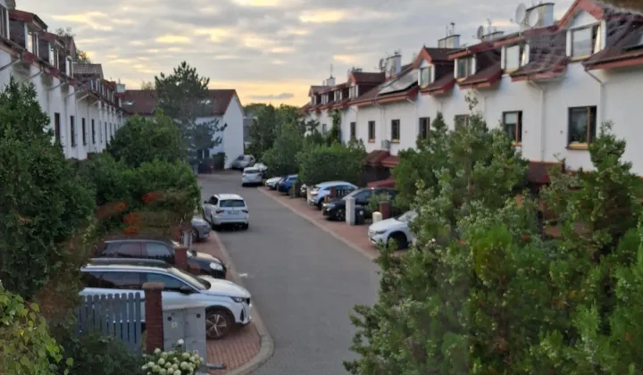 dom szeregowy, 5 pokoi Józefosław, ul. Saturna