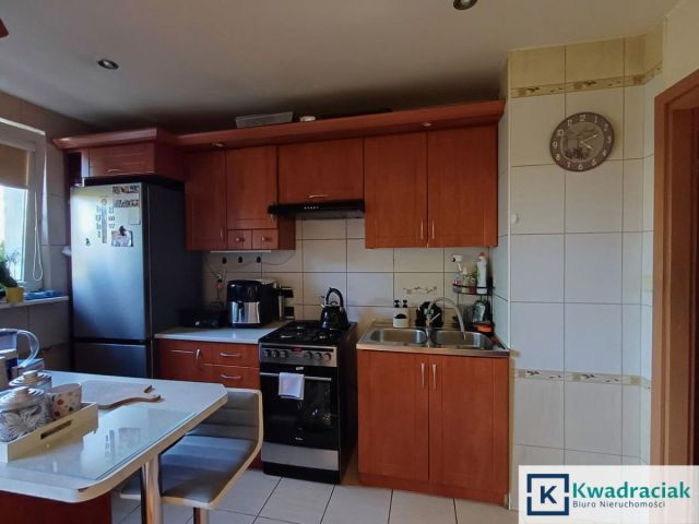 Mieszkanie 3-pokojowe Krosno Guzikówka, ul. Stefana Kisielewskiego. Zdjęcie 2