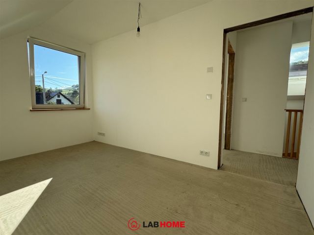 dom wolnostojący, 5 pokoi Cisiec, ul. Trakt Cesarski. Zdjęcie 14