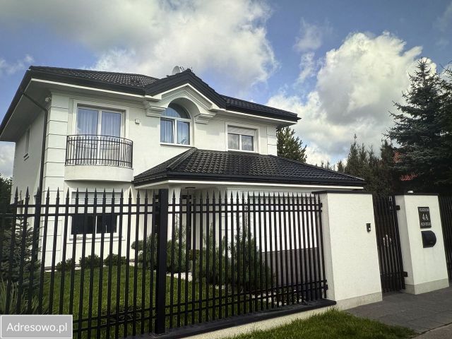 dom wolnostojący, 5 pokoi Kazuń-Bielany. Zdjęcie 1