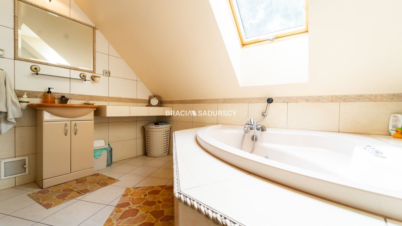 dom wolnostojący, 5 pokoi Wieliczka. Zdjęcie 36