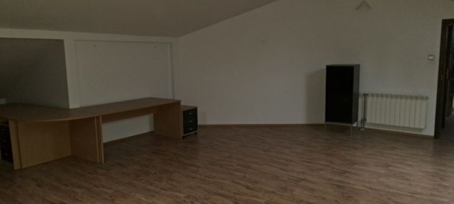 Mieszkanie 3-pokojowe Łazy. Zdjęcie 1