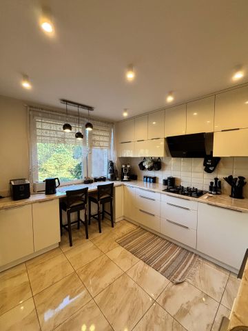 Mieszkanie 3-pokojowe Moderówka. Zdjęcie 1