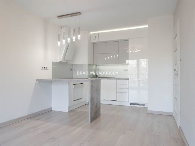 Mieszkanie 3-pokojowe Kraków Nowa Huta, os. Szklane Domy. Zdjęcie 3