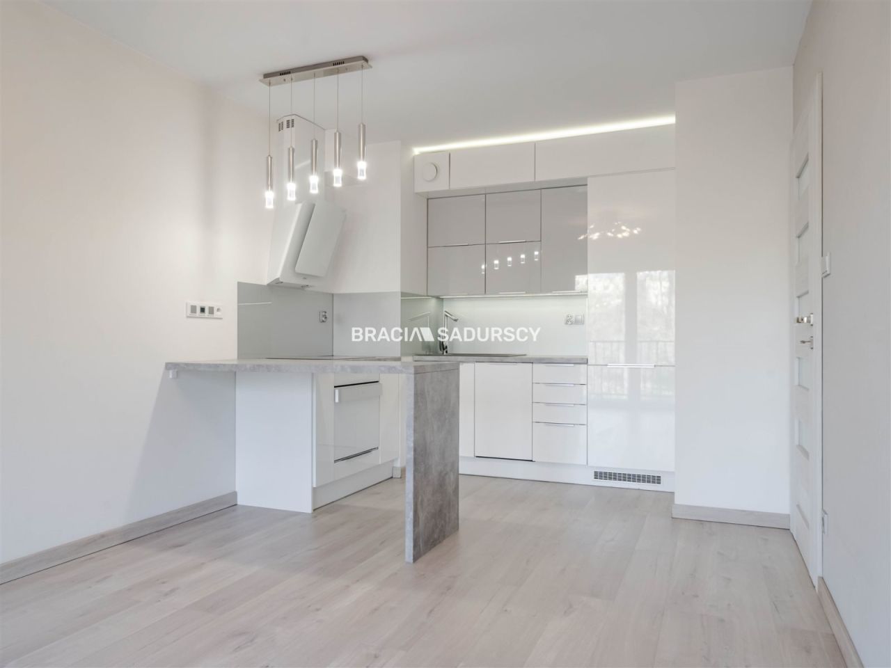 Mieszkanie 3-pokojowe Kraków Nowa Huta, os. Szklane Domy. Zdjęcie 3