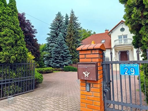 dom wolnostojący, 12 pokoi Legionowo, ul. Wspólna. Zdjęcie 3