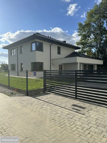 dom wolnostojący, 5 pokoi Marysin, ul. Szarugi. Zdjęcie 1