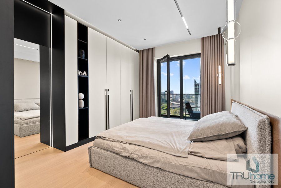 Mieszkanie 4-pokojowe Katowice Śródmieście, ul. Henryka Mikołaja Góreckiego. Zdjęcie 12