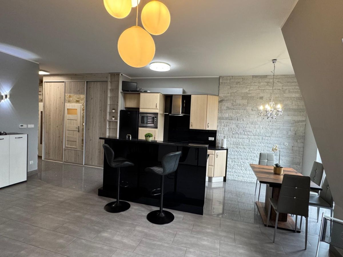 Mieszkanie 3-pokojowe Żerniki Wrocławskie, ul. Kolejowa. Zdjęcie 2