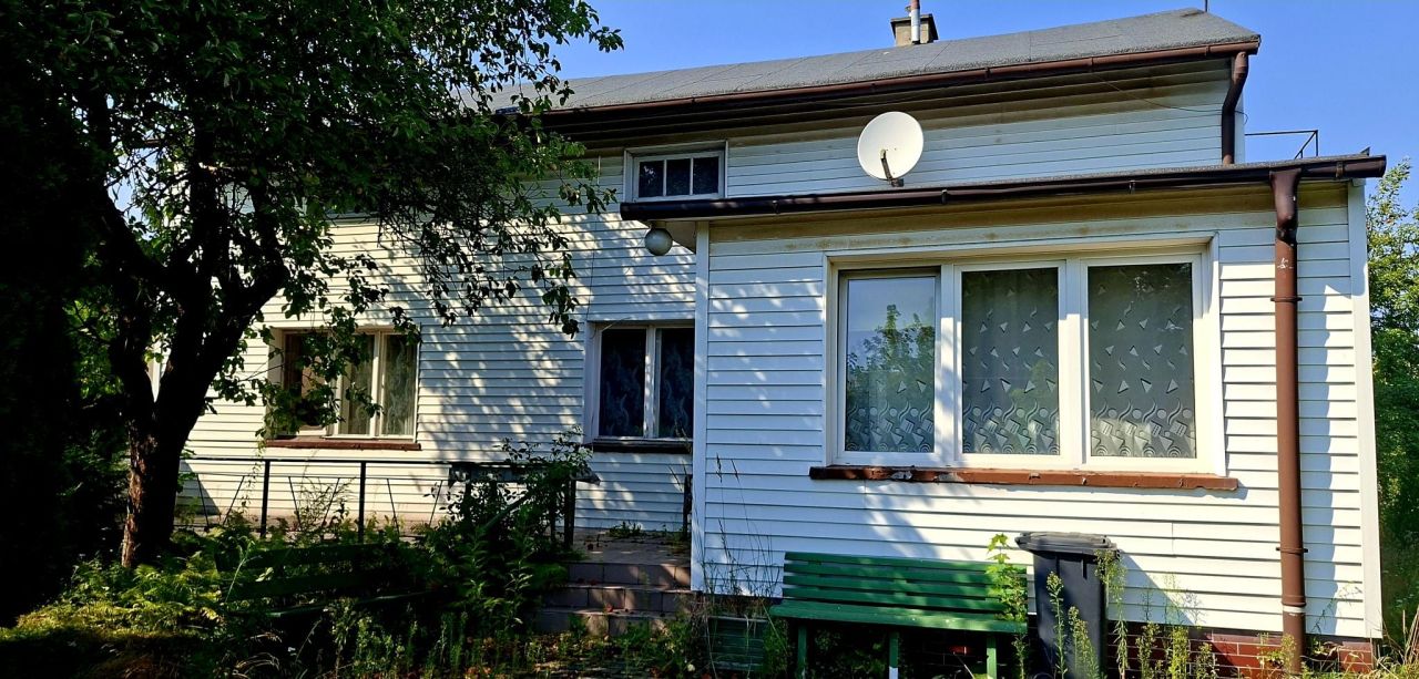 dom wolnostojący, 2 pokoje Poraj, ul. Kolejowa. Zdjęcie 1