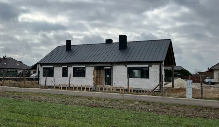 dom wolnostojący, 4 pokoje Dąbcze, ul. Cisowa