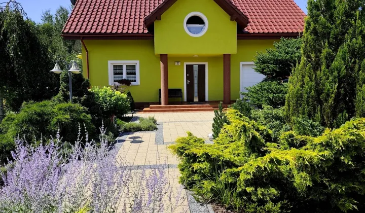 dom wolnostojący, 4 pokoje Łomnica, ul. Leśna