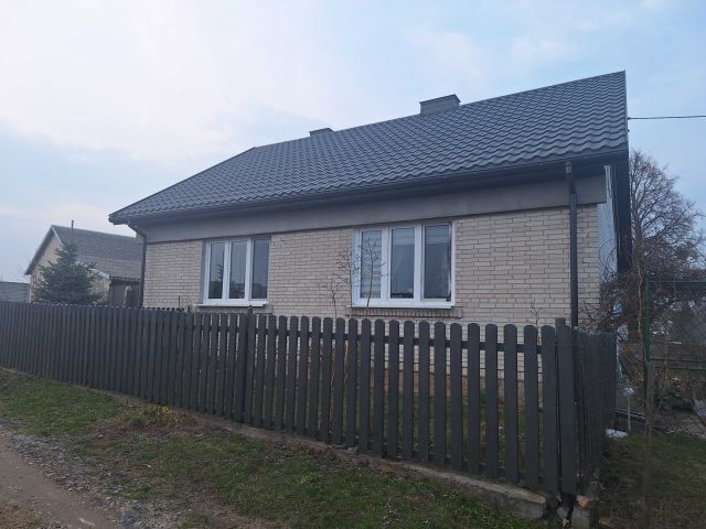 dom wolnostojący, 2 pokoje Ćmielów. Zdjęcie 1