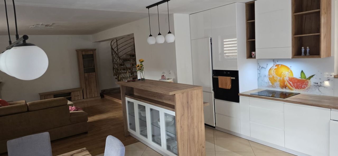 dom wolnostojący, 4 pokoje Tomaszów Lubelski, ul. Mickiewicza. Zdjęcie 3