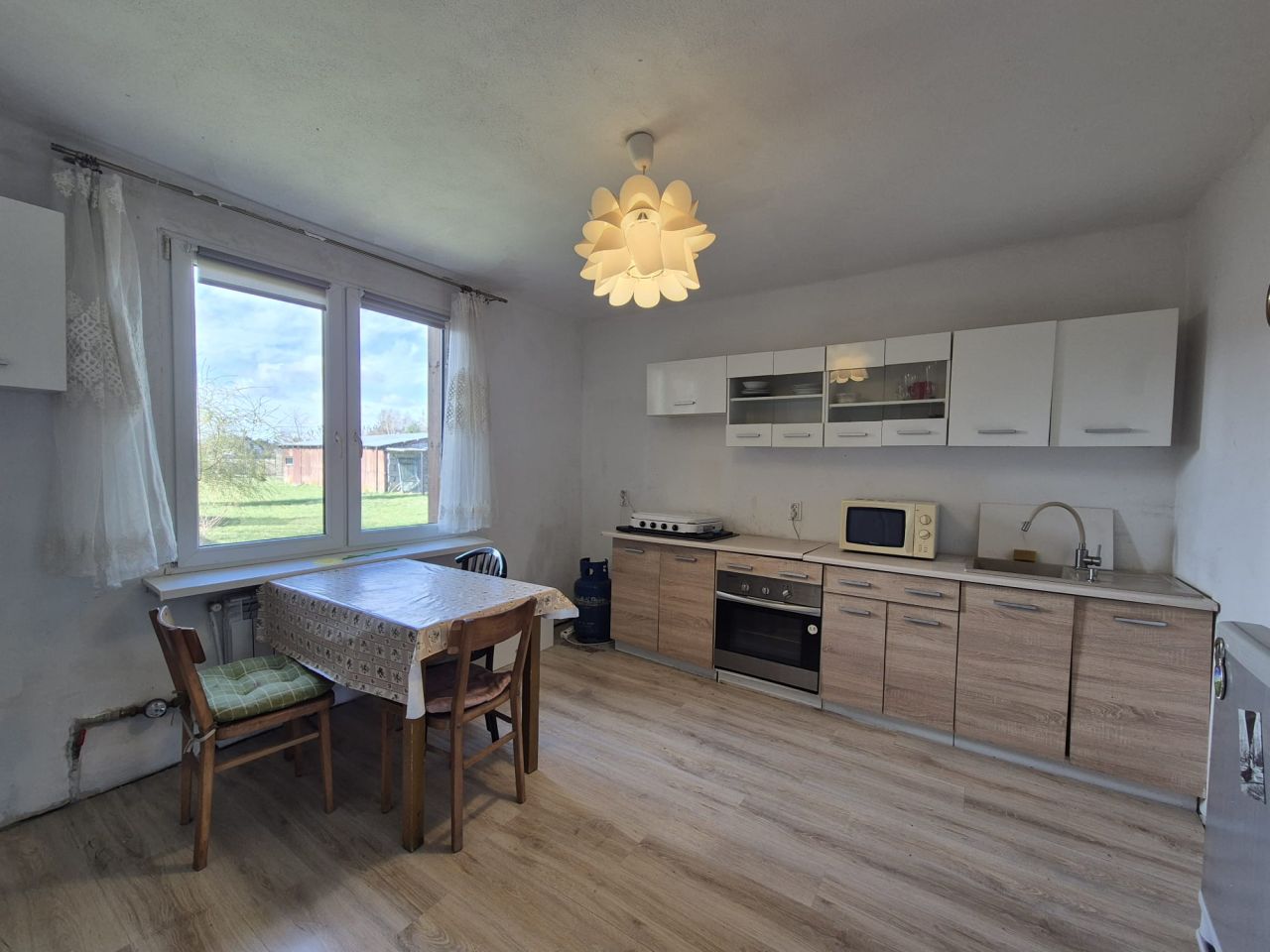 dom wolnostojący, 4 pokoje Cybulice Małe, ul. Wesoła