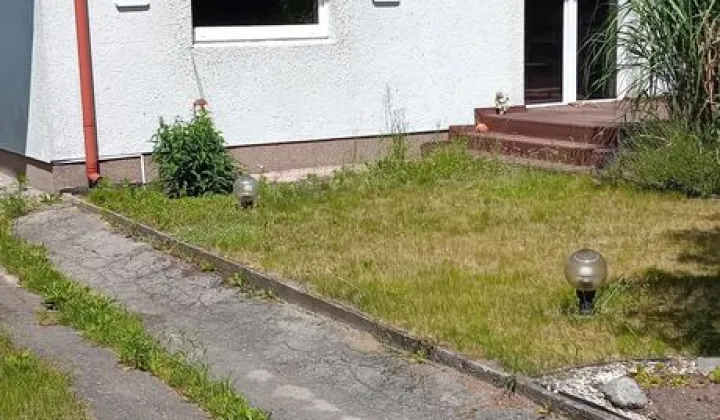 dom wolnostojący, 5 pokoi Małocice, ul. Prosta