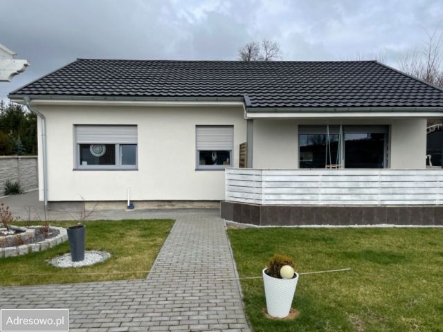 dom wolnostojący, 4 pokoje Pamięcin. Zdjęcie 1