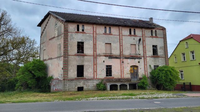 Hala/magazyn Gromadka. Zdjęcie 1