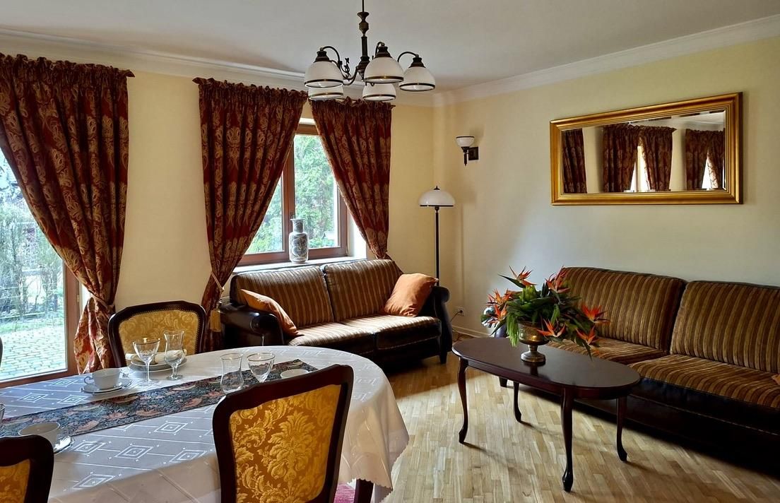 dom wolnostojący, 7 pokoi Józefów, ul. Krótka. Zdjęcie 1