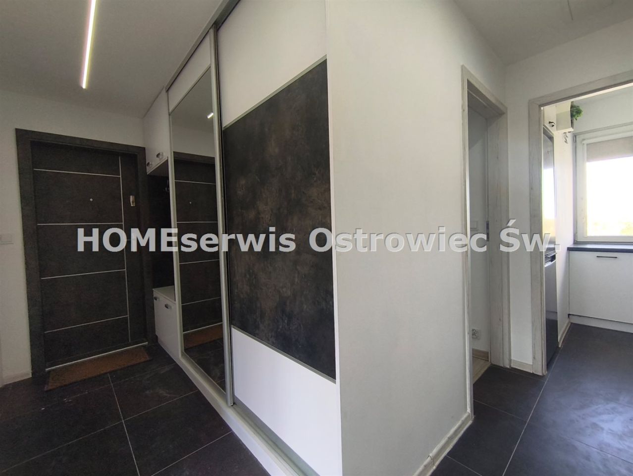 Mieszkanie 3-pokojowe Ostrowiec Świętokrzyski. Zdjęcie 3