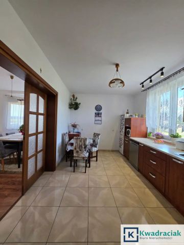 dom wolnostojący, 6 pokoi Moderówka. Zdjęcie 3