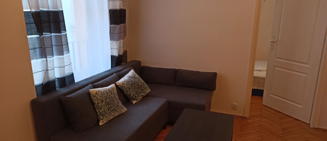 Mieszkanie 2-pokojowe Kraków Stare Miasto, ul. Floriańska. Zdjęcie 2