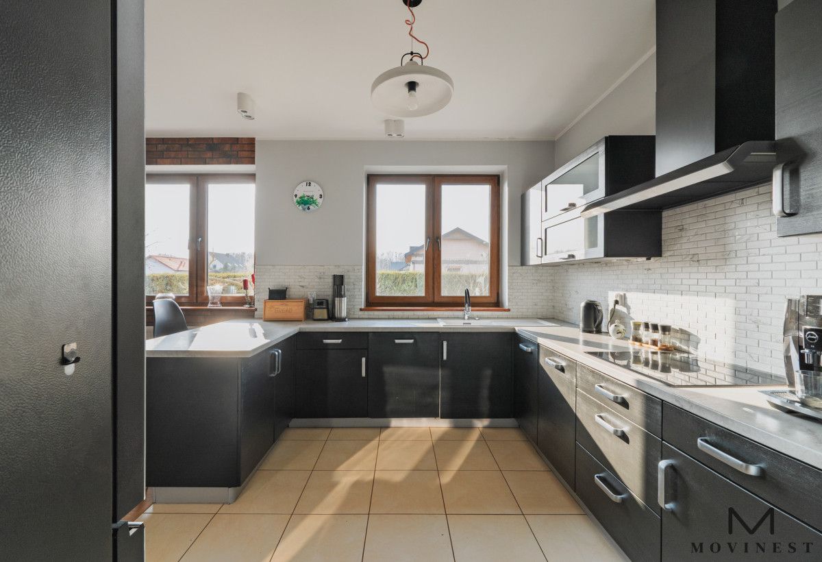 dom wolnostojący, 4 pokoje Biskupice. Zdjęcie 5