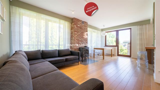 Mieszkanie 4-pokojowe Brzyczyna. Zdjęcie 1