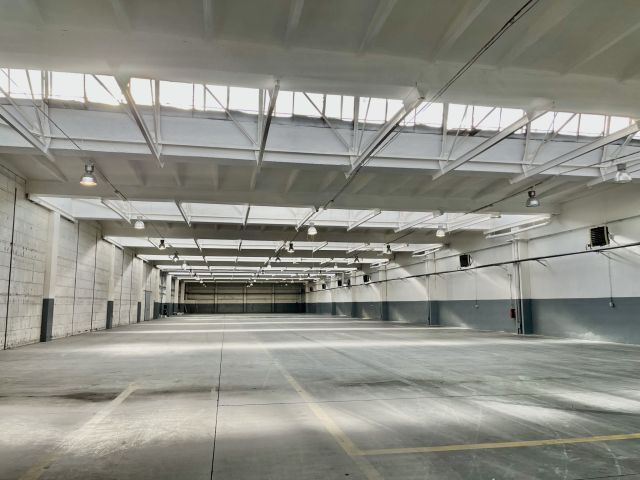 Hala/magazyn Łódź Teofilów, ul. Wersalska. Zdjęcie 2