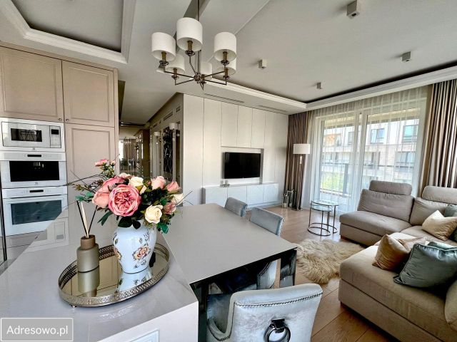 Mieszkanie 3-pokojowe Warszawa Wilanów, al. Rzeczypospolitej. Zdjęcie 1