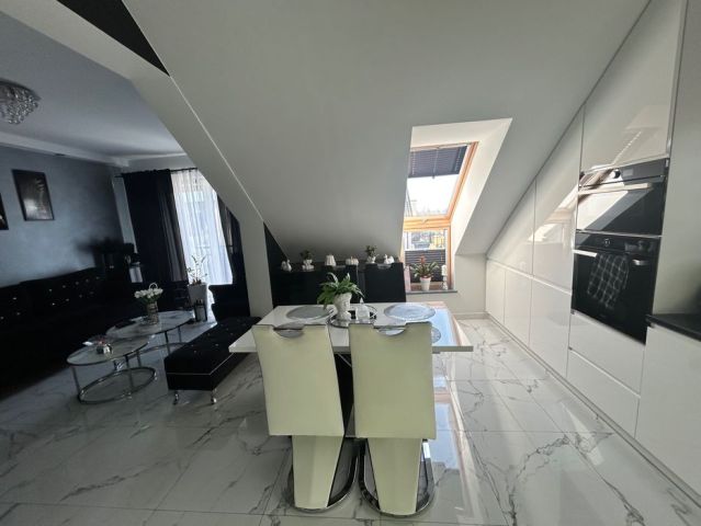 Mieszkanie 3-pokojowe Padniewko. Zdjęcie 1