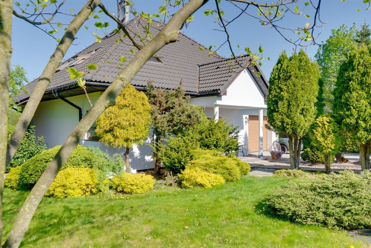 dom wolnostojący, 5 pokoi Pisarzowice. Zdjęcie 4
