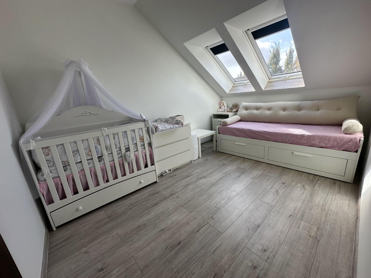 dom szeregowy, 4 pokoje Brzezina, ul. Pogodna. Zdjęcie 2