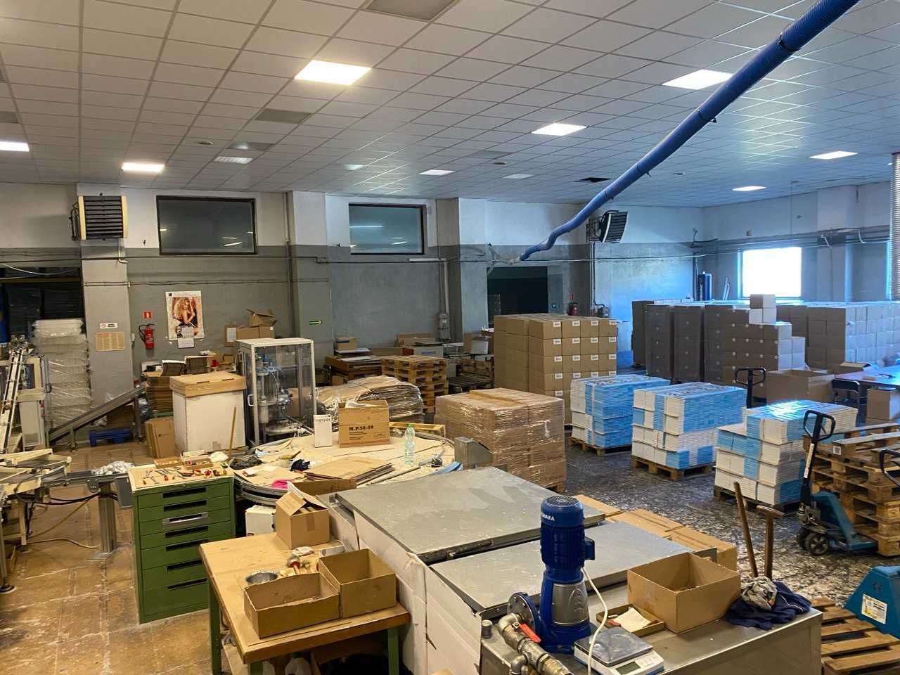 Hala/magazyn Poręba. Zdjęcie 2