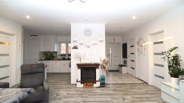 dom wolnostojący, 3 pokoje Bochnia. Zdjęcie 12