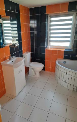 dom wolnostojący, 4 pokoje Zalesie Gorzyckie. Zdjęcie 13