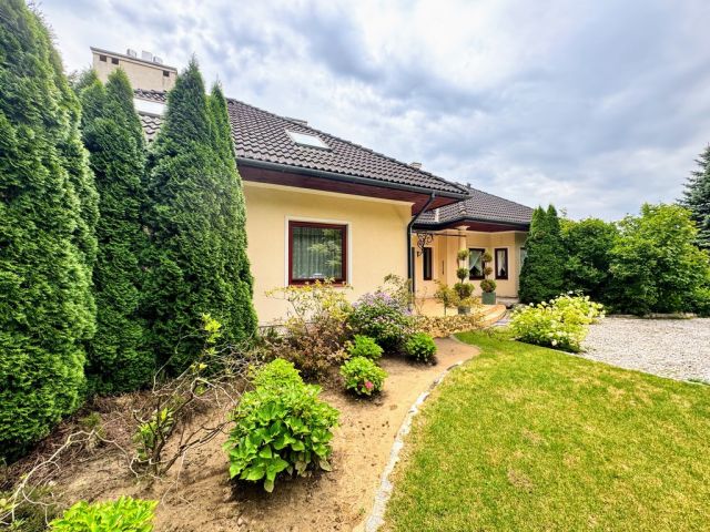 dom wolnostojący, 5 pokoi Dąbrówki. Zdjęcie 2